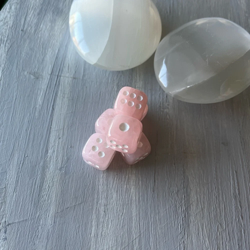 Rose Quartz dice pair - Picture 2 of 7